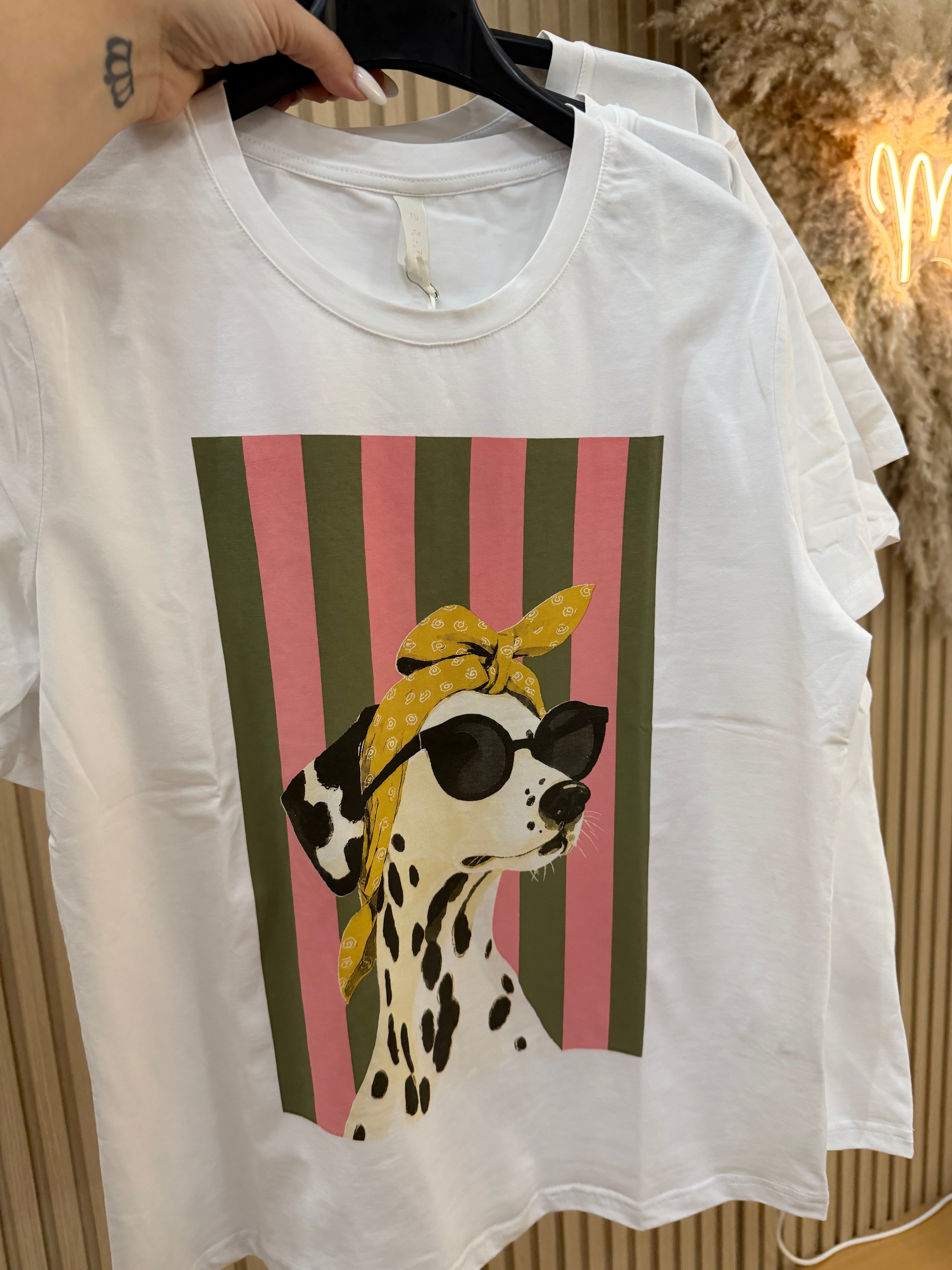 T-SHIRT