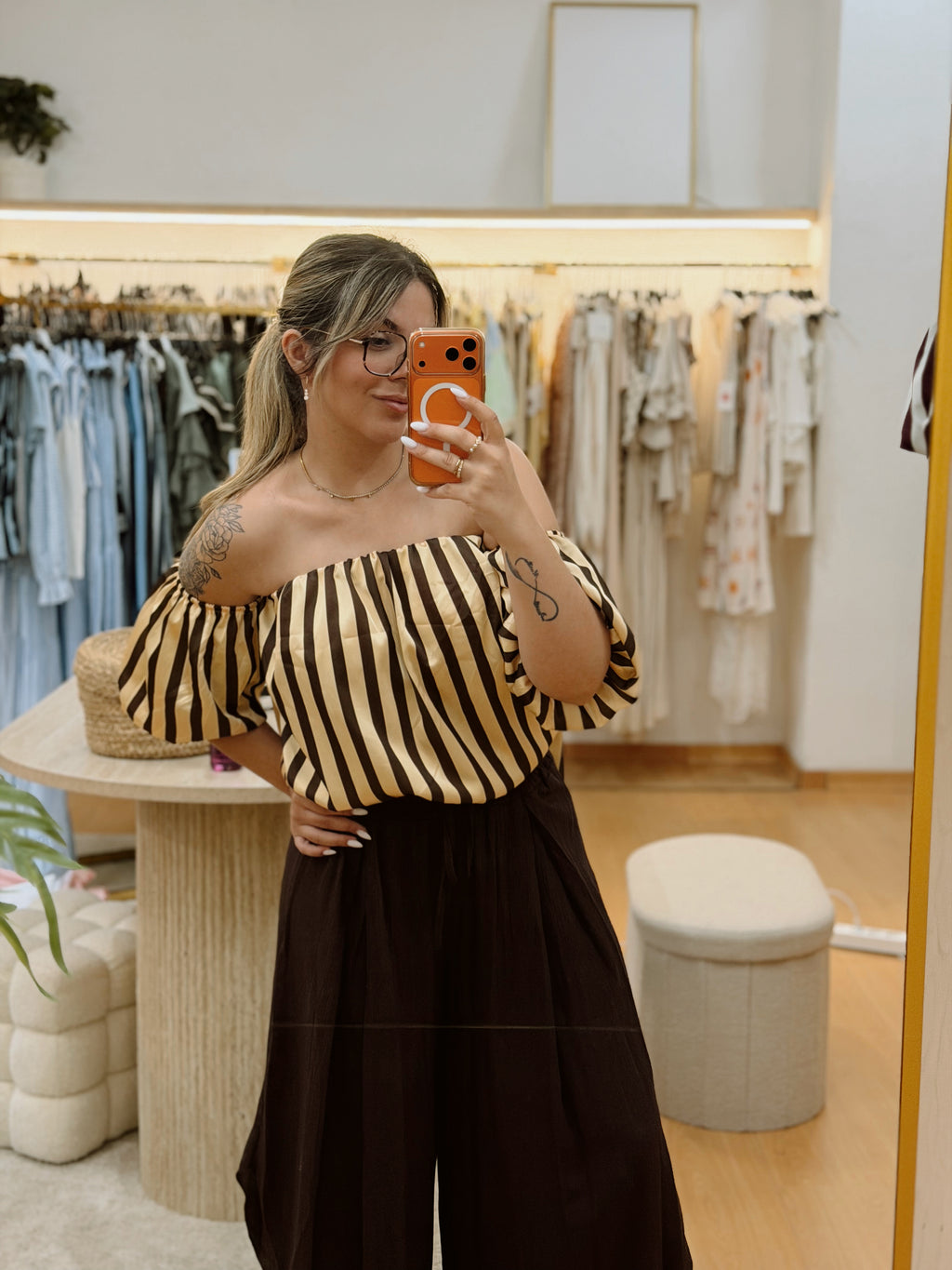 TOP EMÍLIA